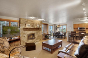 Bear Claw 105 - Ski-in Ski-out Condo!